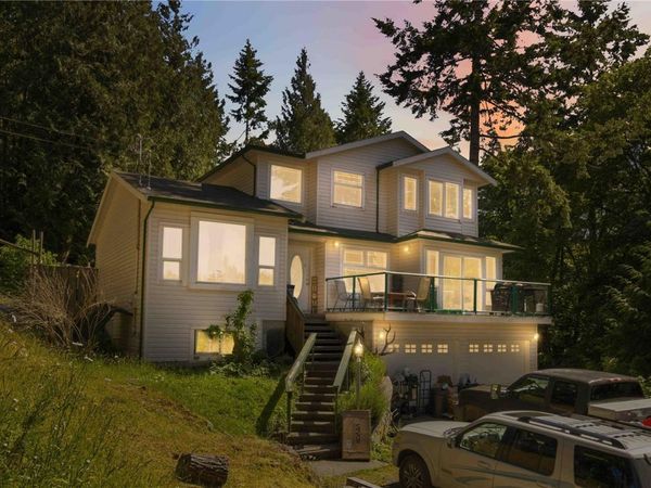 821 Seedtree Rd, Sooke, BC V9Z 1C2