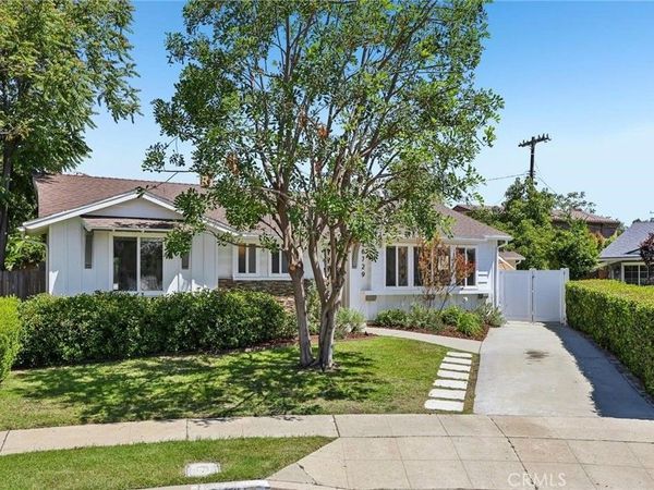 16729 Archwood , Lake Balboa, CA 91406
