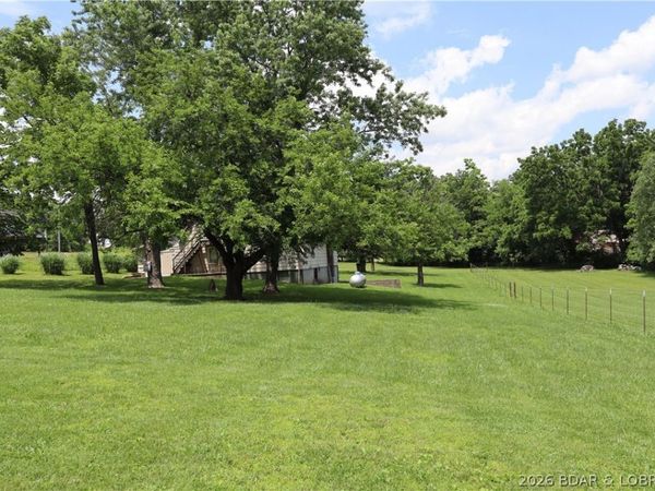 1808 Aurora Street S, Eldon, MO 65026
