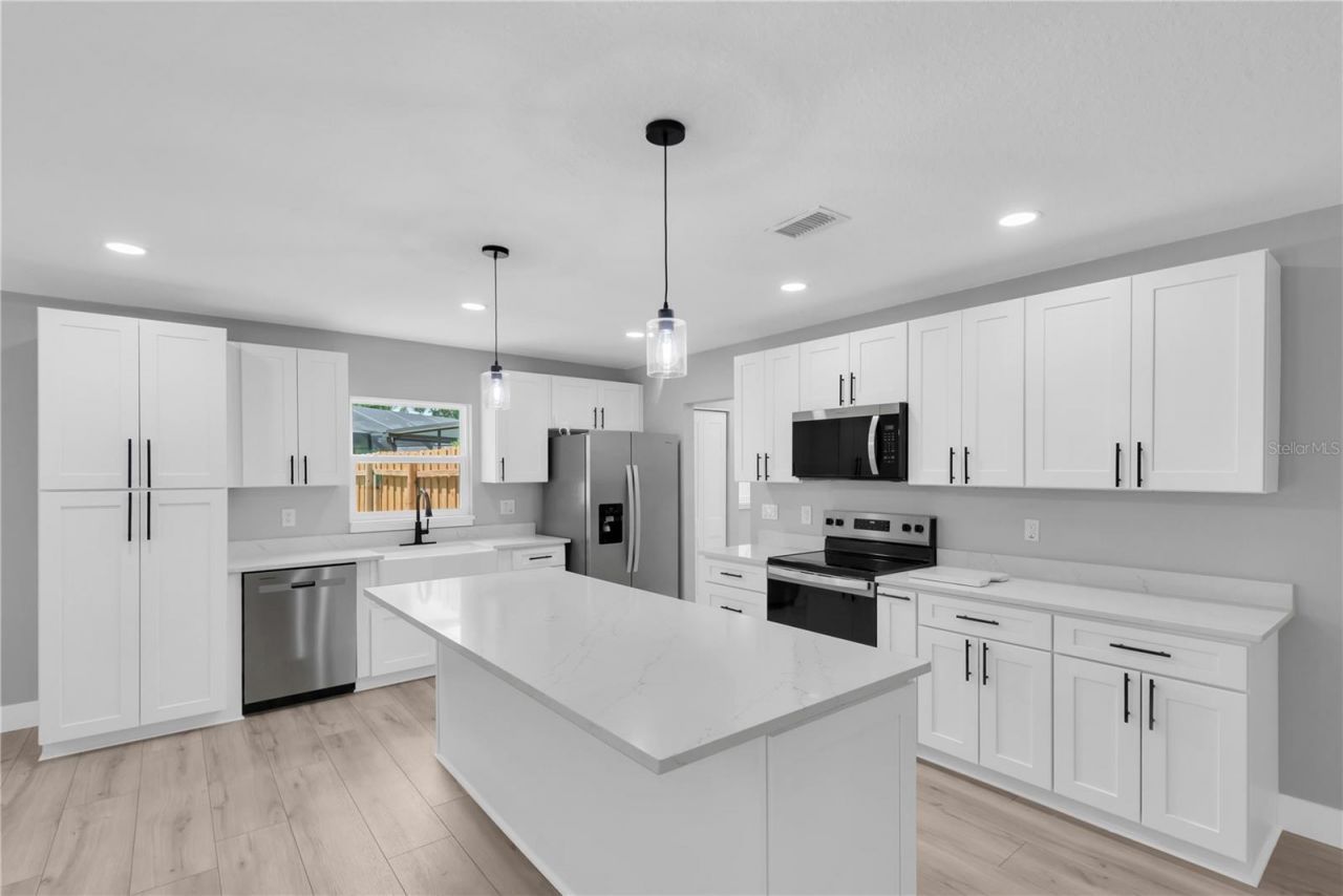 501 Hillpine Way, Brandon, FL 33510 Photo