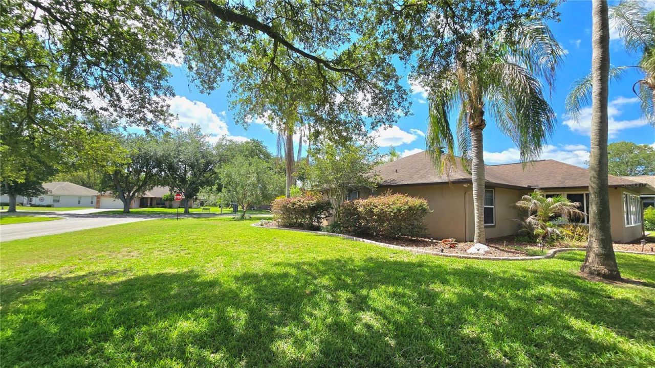 6441 Silver Oaks Drive , Zephyrhills, FL 33542 Photo