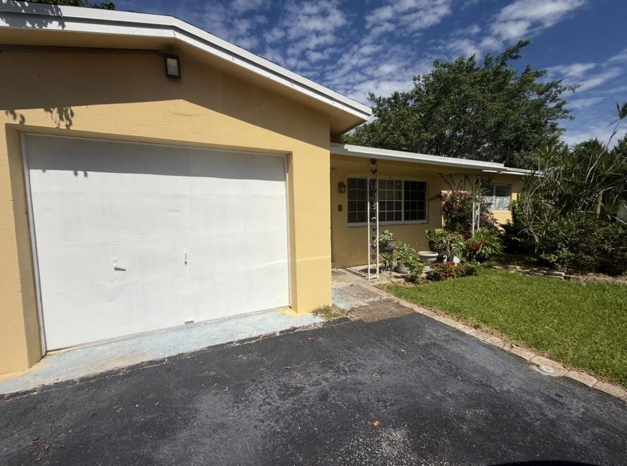 2122 NE 1st Street, Boynton Beach, FL 33435 Photo