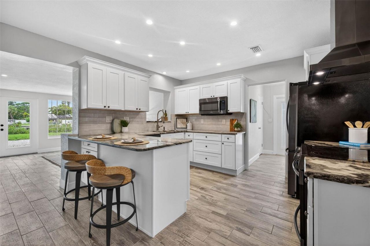 4800 Venetian Boulevard Ne, Saint Petersburg, FL 33703 Photo