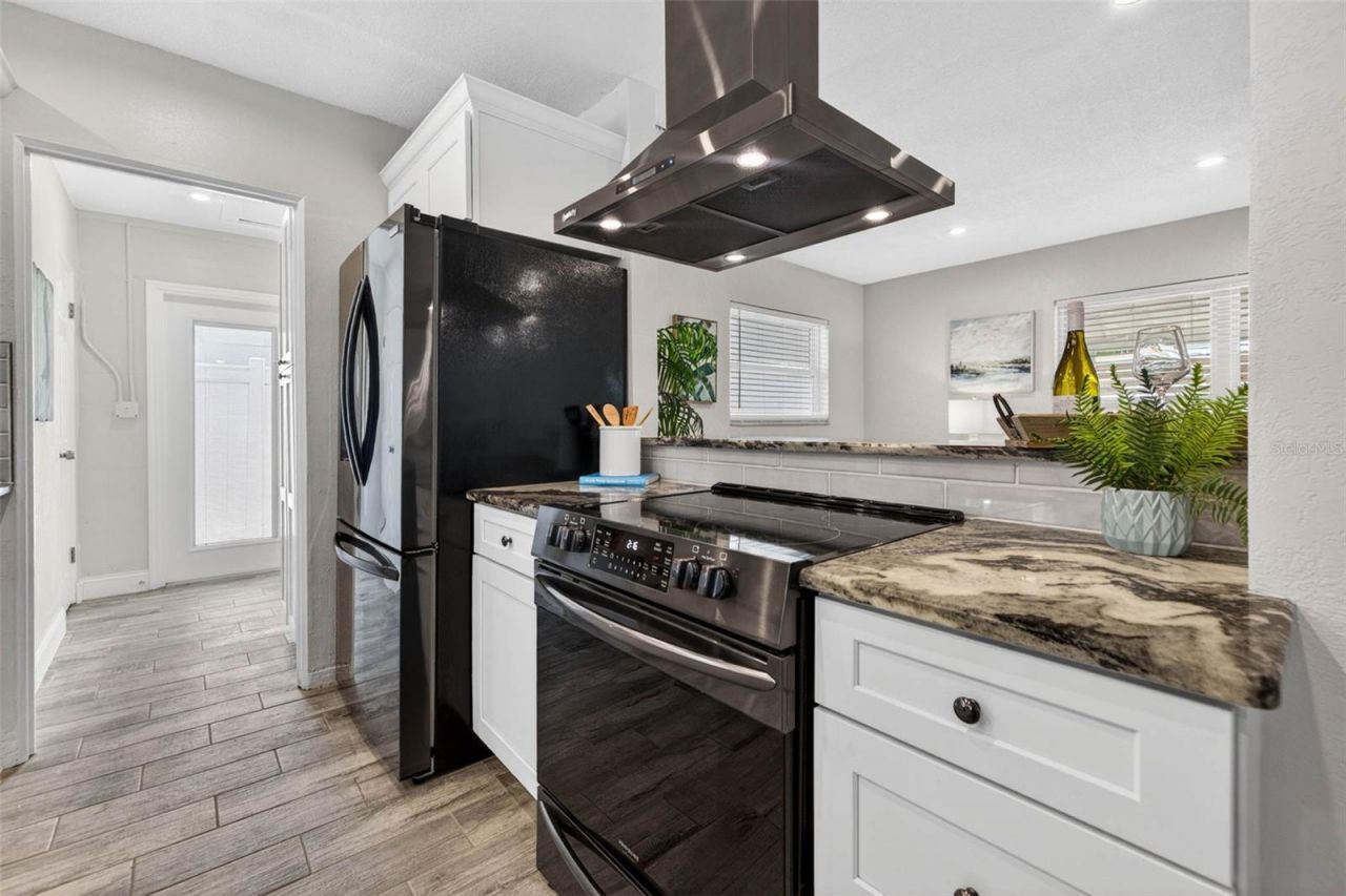 4800 Venetian Boulevard Ne, Saint Petersburg, FL 33703 Photo