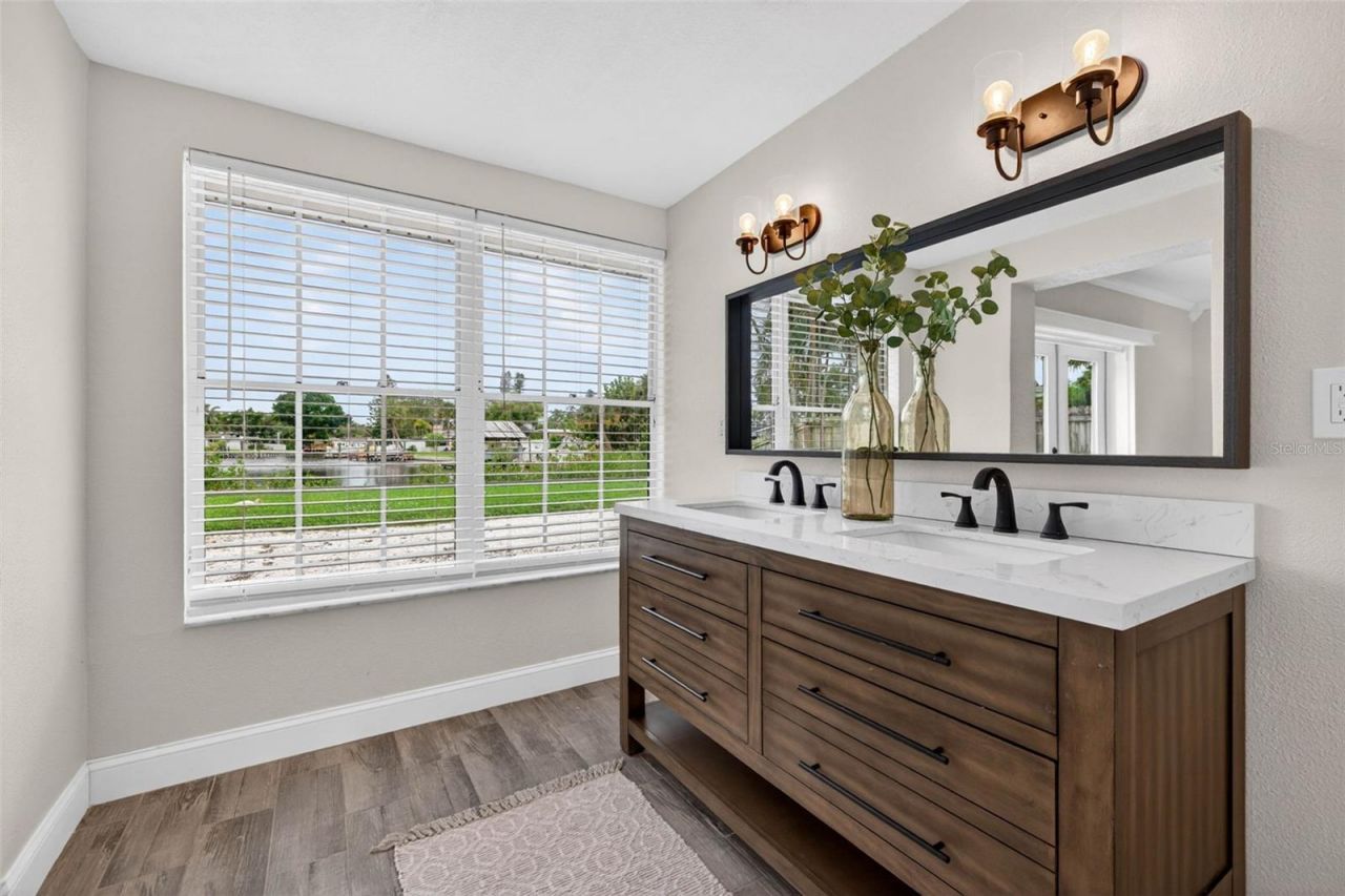 4800 Venetian Boulevard Ne, Saint Petersburg, FL 33703 Photo