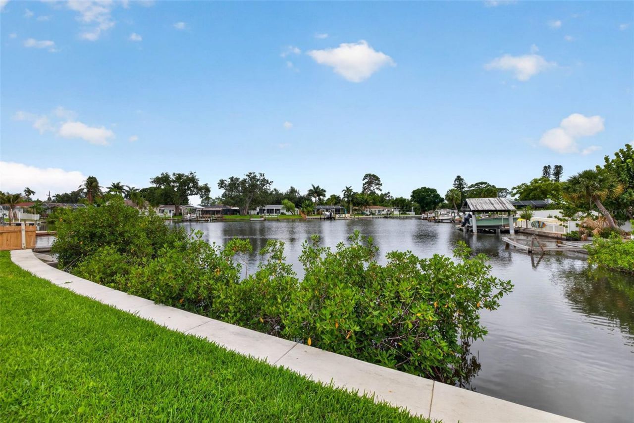 4800 Venetian Boulevard Ne, Saint Petersburg, FL 33703 Photo