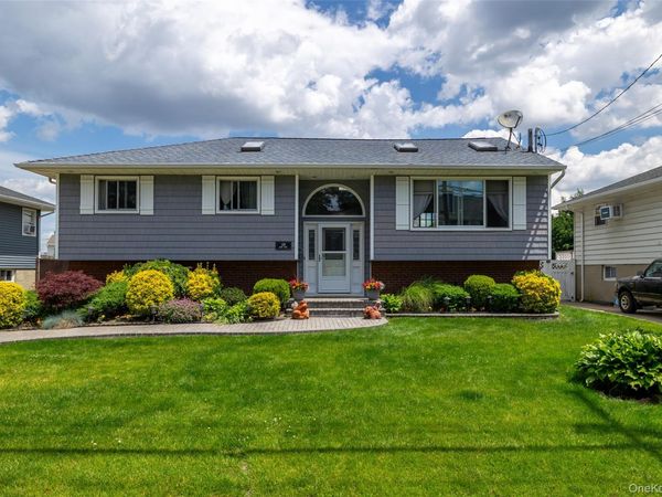 139 Baker Court, Island Park, NY 11558