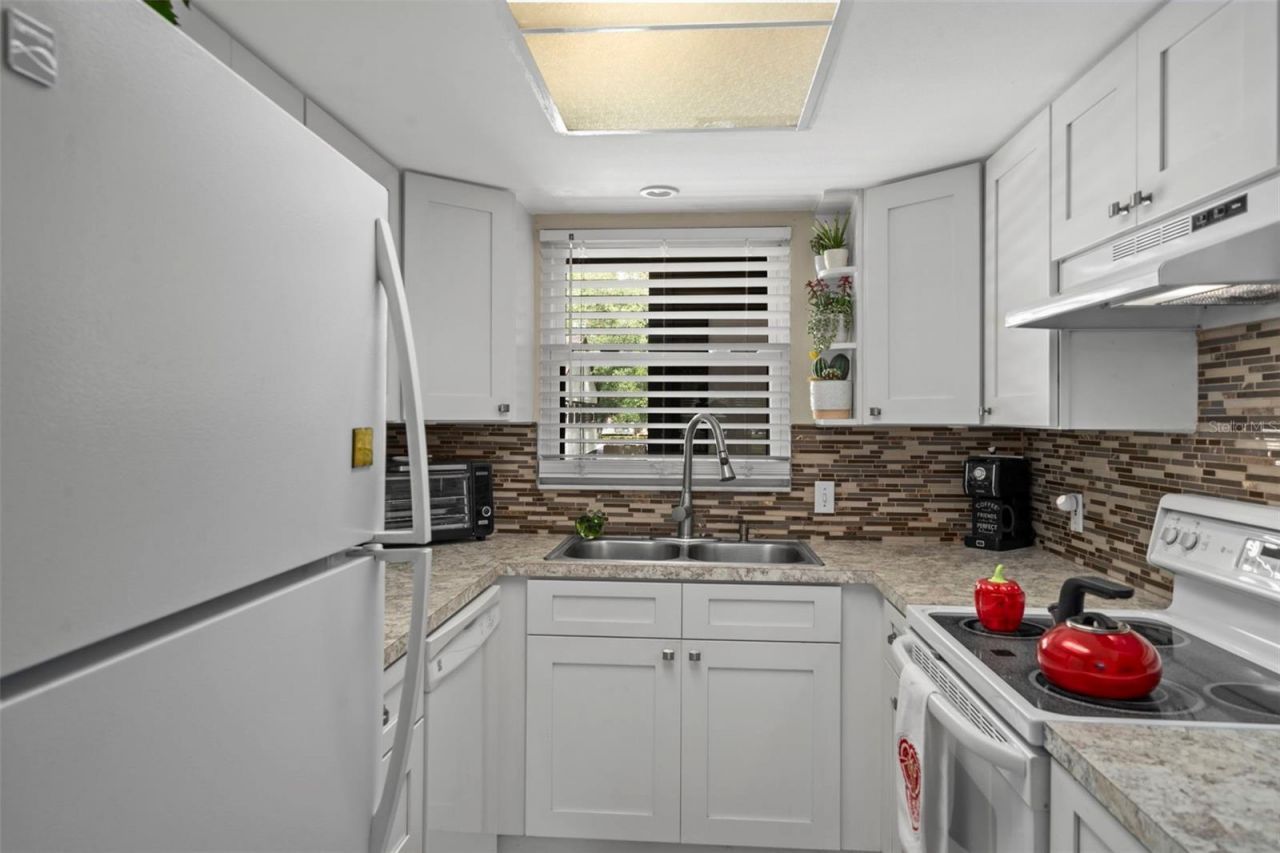 4101 Passport Lane , Unit 202, New Port Richey, FL 34653 Photo