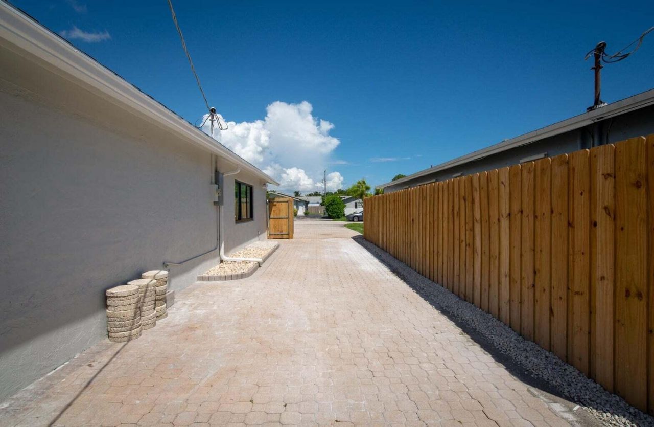 524 NW 53rd Street, Boca Raton, FL 33487 Photo