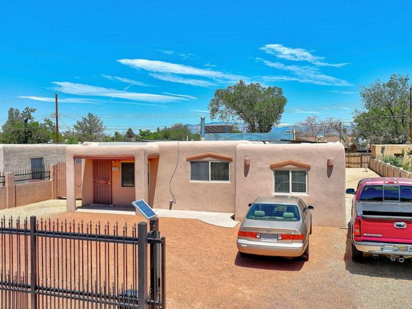 324 62nd Street NW, Albuquerque, NM 87105
