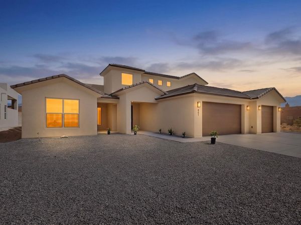 861 11th Avenue SE, Rio Rancho, NM 87124