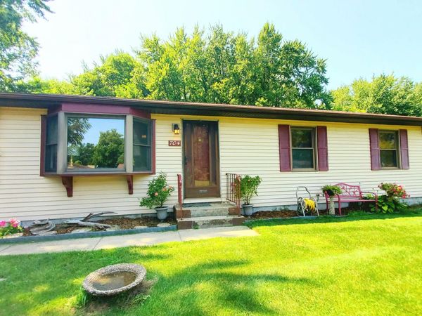 704 S 22nd Street, Chesterton, IN 46304
