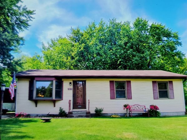 704 S 22nd Street, Chesterton, IN 46304