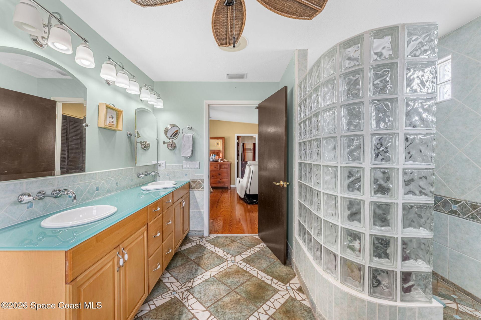 310 Kent Drive , Cocoa Beach, FL 32931 Photo