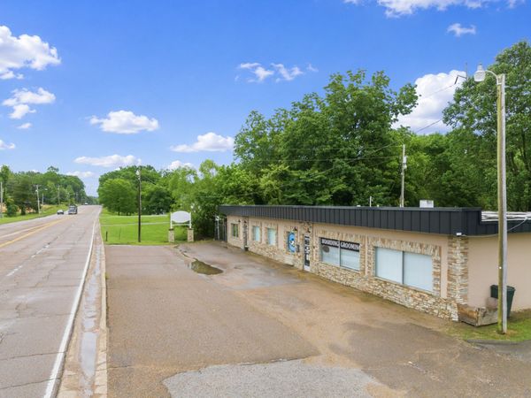 1233 W Main St , Parsons, TN 38363