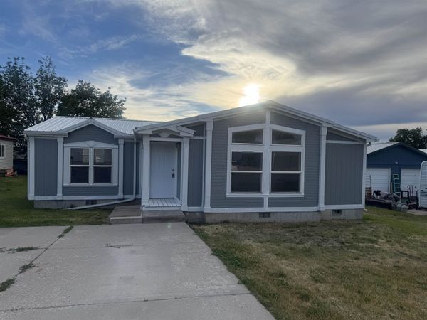 420 Johnson Street, American Falls, ID 83211