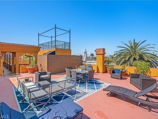 828 N Hudson Avenue, Unit 106, Los Angeles, CA 90038