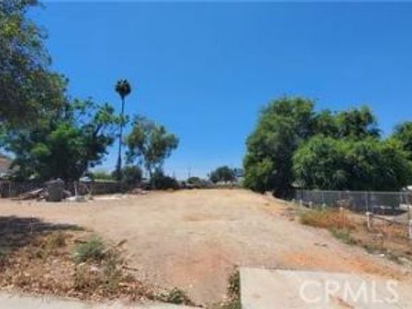 217 Iowa, Riverside, CA 92507
