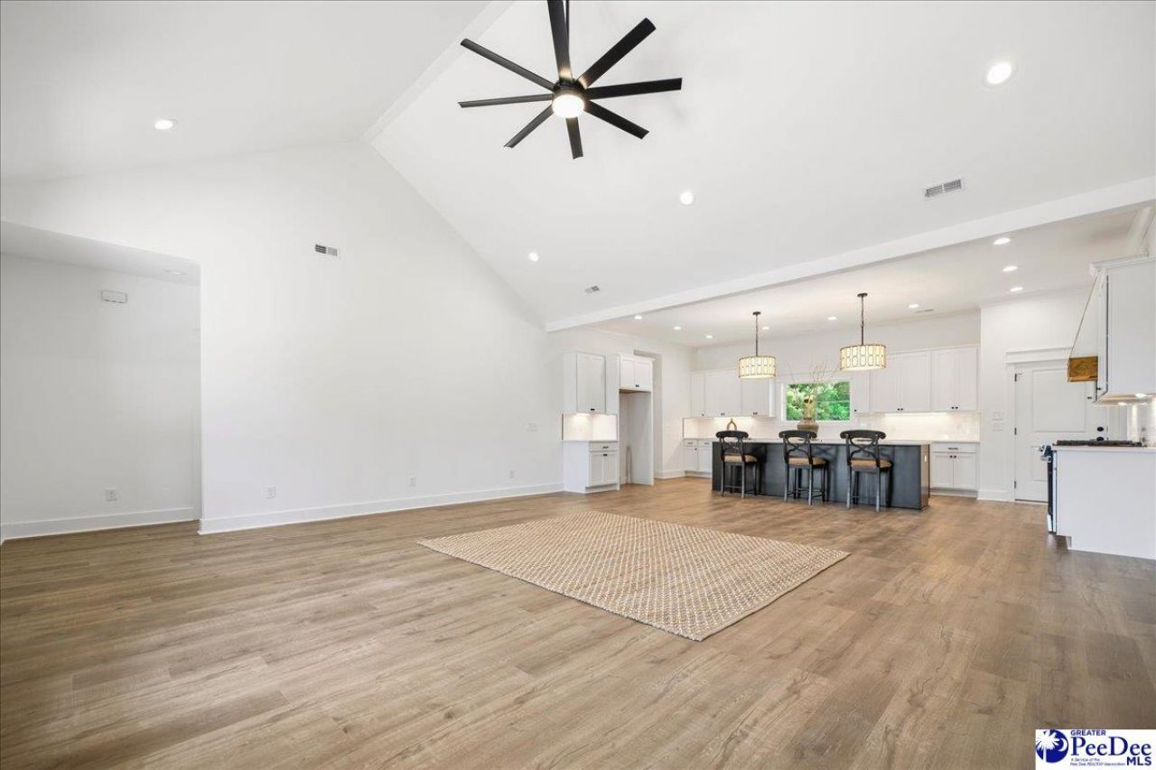 922 Rogers Rd. Photo 15