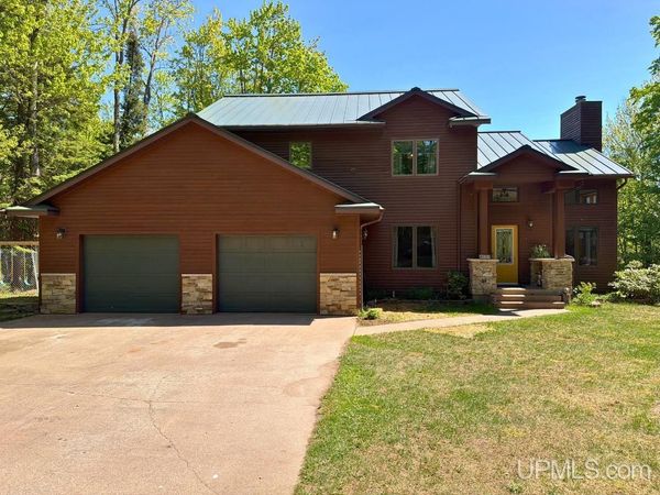 340 Pelissier Lake Road, Sands Twp, MI 49855