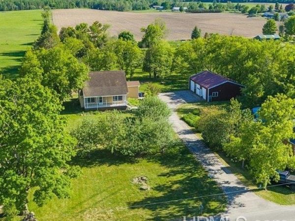 3769 County 416 20th Road, Escanaba Twp, MI 49837