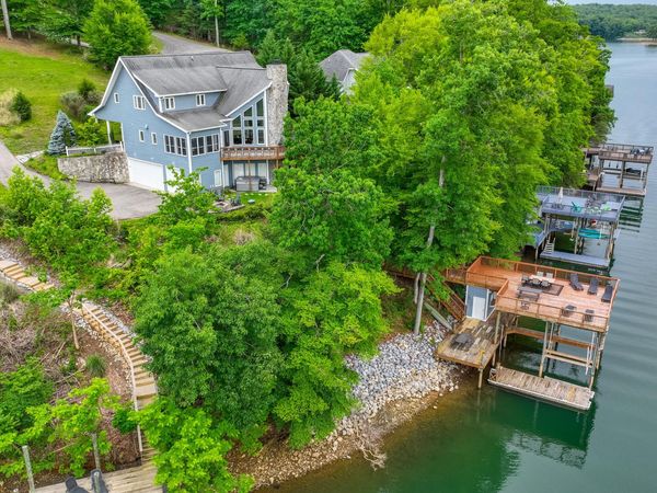 1325 Nicholas LN , Moneta, VA 24121