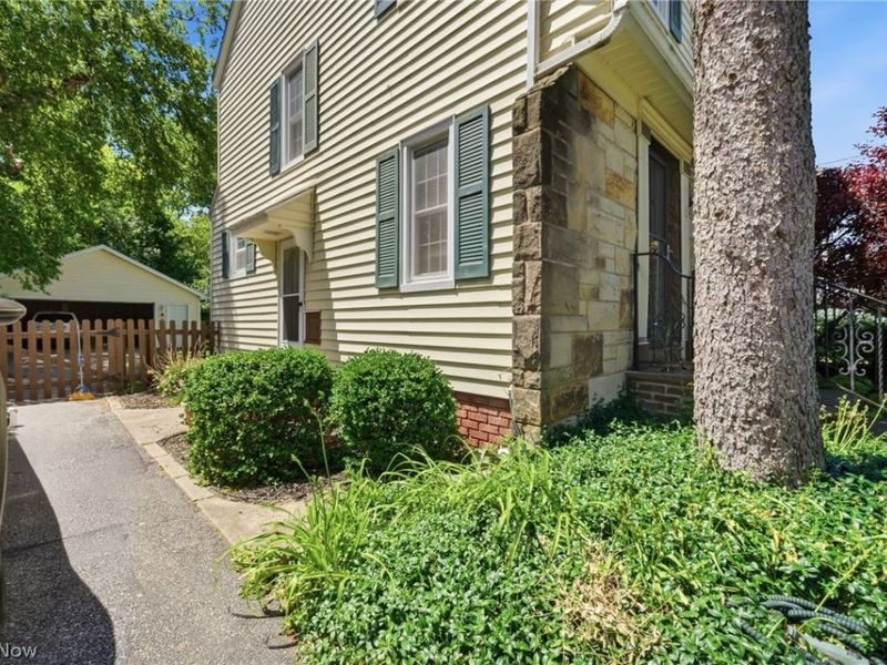 1436 Willshire Road , Cleveland, OH 44124 Photo 3