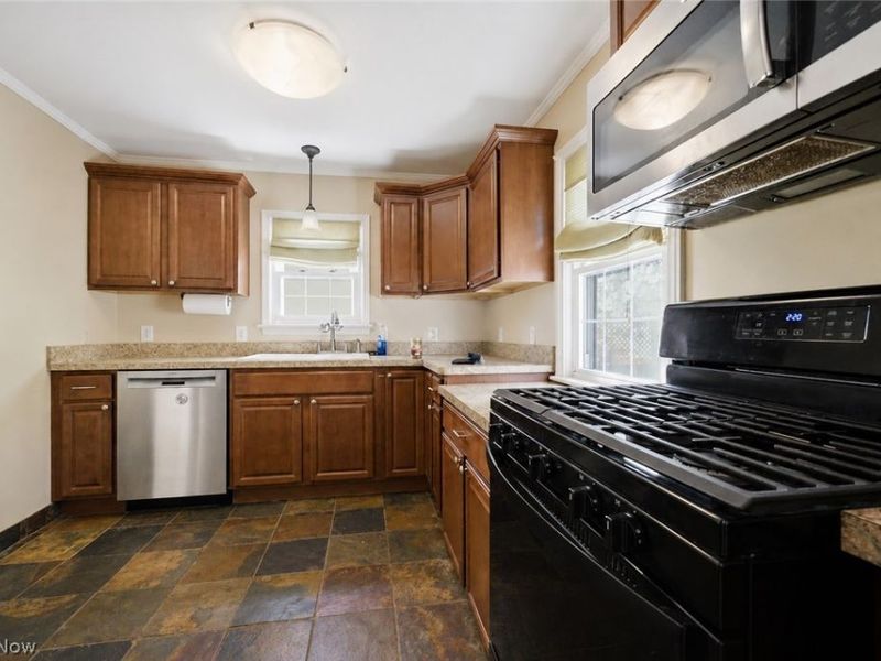 1436 Willshire Road , Cleveland, OH 44124 Photo 8