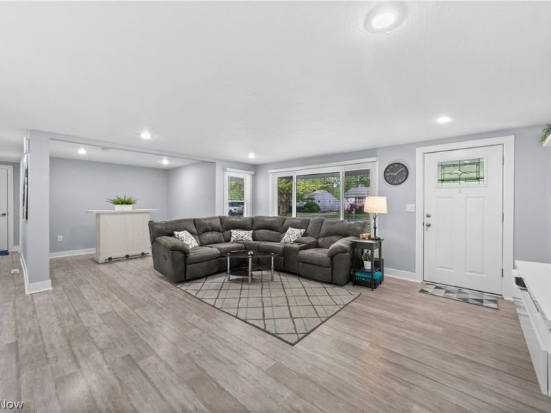 6115 Wallace Boulevard , North Ridgeville, OH 44039 Photo 6