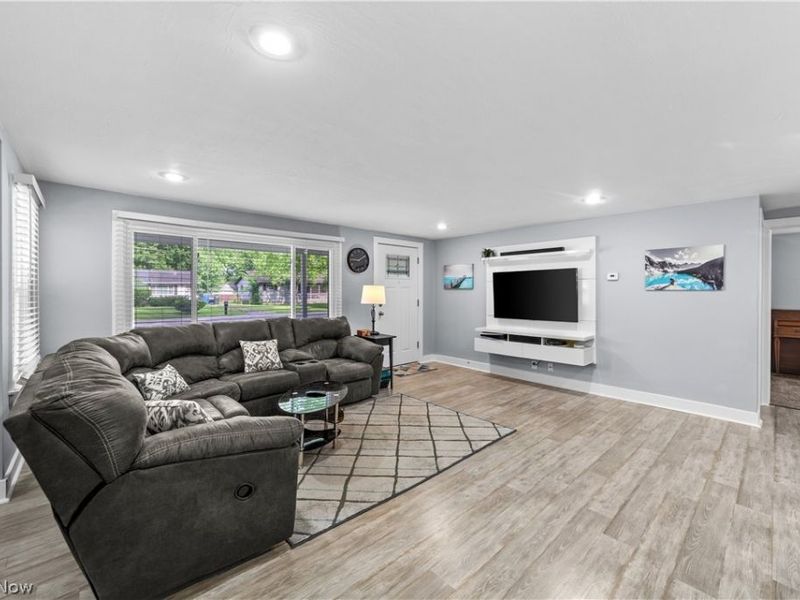6115 Wallace Boulevard , North Ridgeville, OH 44039 Photo 7