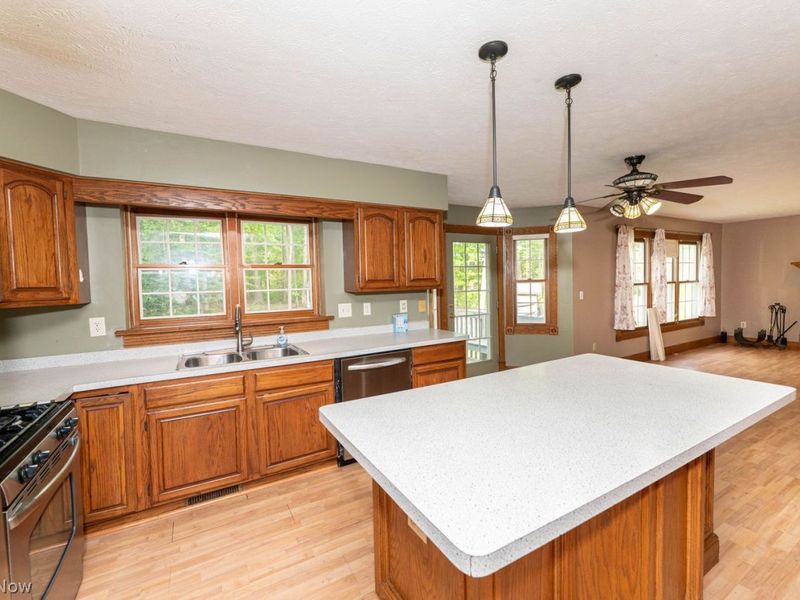 9812 Wellesly Boulevard , Concord Township, OH 44077 Photo 17