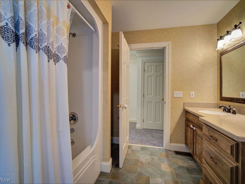 18764 Brewster Road , Chagrin Falls, OH 44023 Photo 24