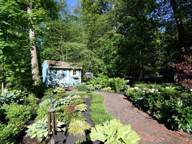 17927 Elliott Drive , Chagrin Falls, OH 44023 Photo 5