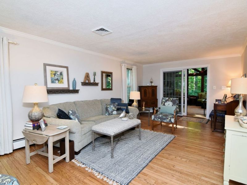 17927 Elliott Drive , Chagrin Falls, OH 44023 Photo 8