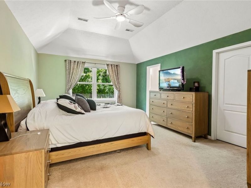 17459 Woodlawn Court , Strongsville, OH 44149 Photo 16