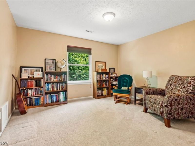 17459 Woodlawn Court , Strongsville, OH 44149 Photo 24