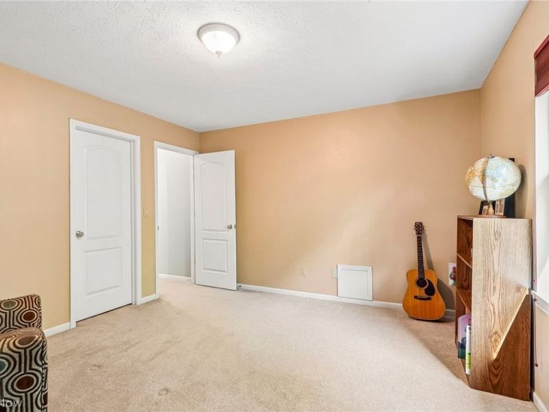 17459 Woodlawn Court , Strongsville, OH 44149 Photo 25