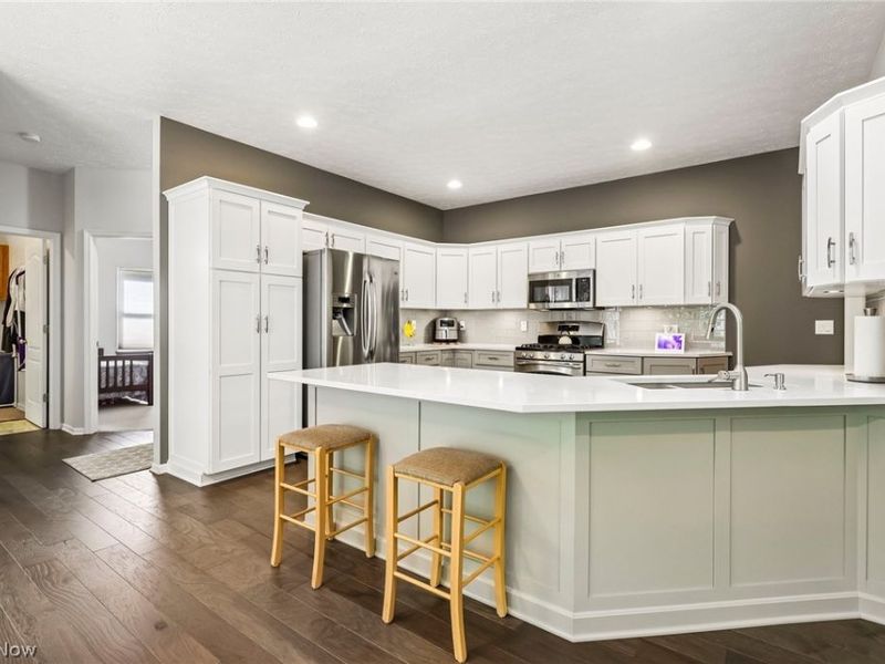 17459 Woodlawn Court , Strongsville, OH 44149 Photo 4