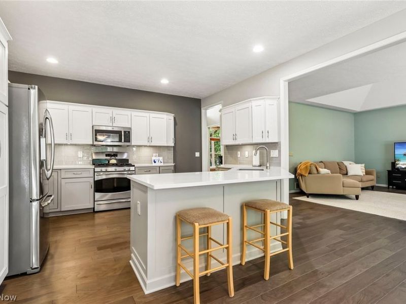 17459 Woodlawn Court , Strongsville, OH 44149 Photo 5