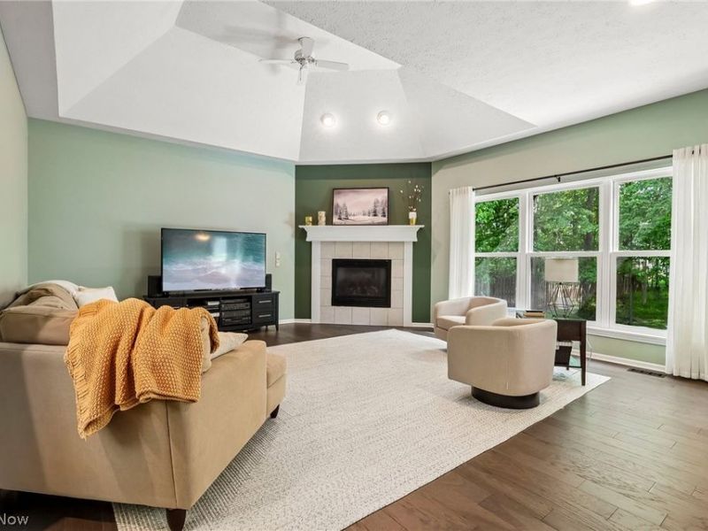 17459 Woodlawn Court , Strongsville, OH 44149 Photo 7