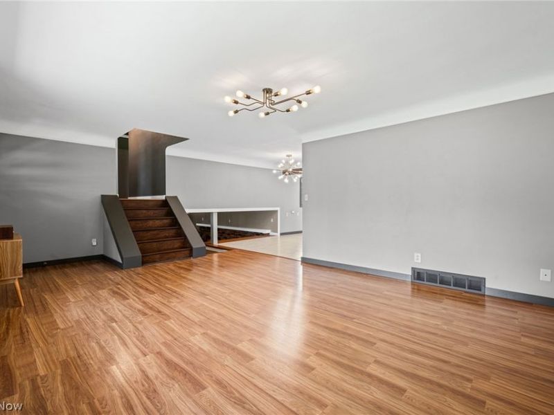 17583 Shurmer Road , Strongsville, OH 44136 Photo 9