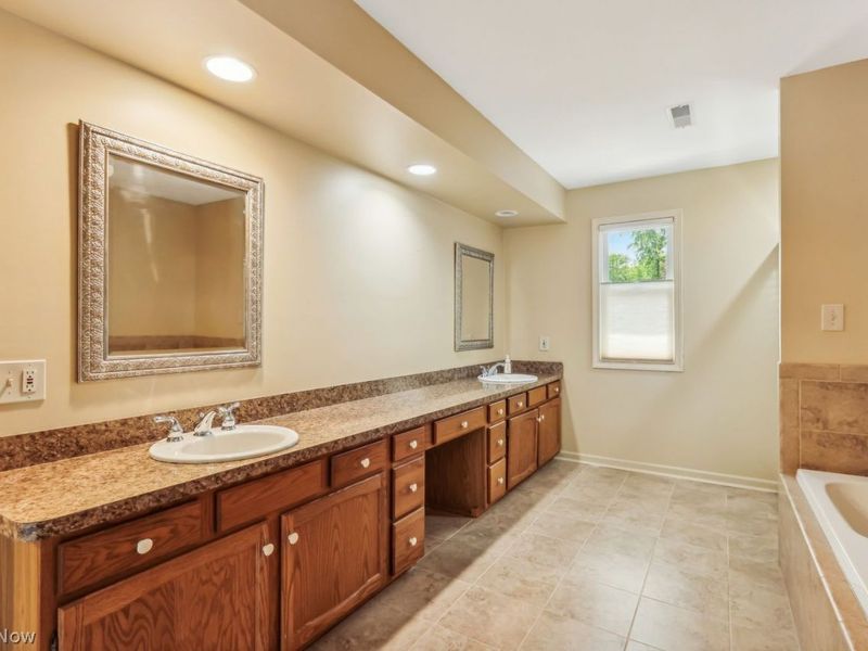 25745 Briarwood Court , Westlake, OH 44145 Photo 31