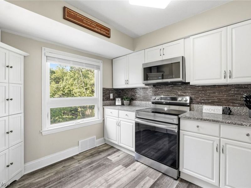 9179 Memphis Avenue , Brooklyn, OH 44144 Photo 18