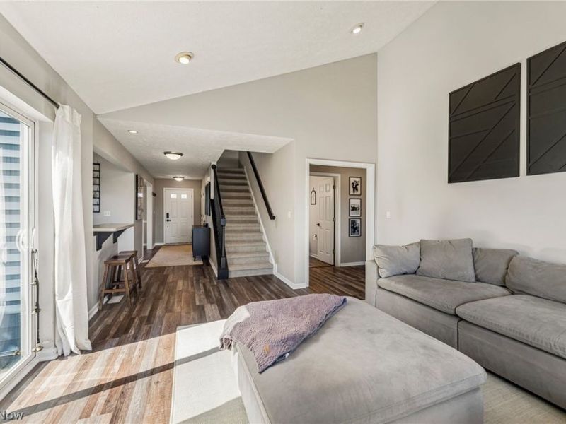 4044 Primrose Way , Lorain, OH 44053 Photo 7