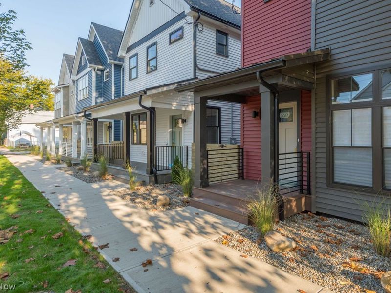 3011 Monroe Avenue , Cleveland, OH 44113 Photo 3