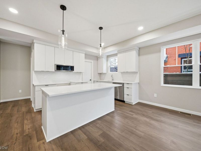 3011 Monroe Avenue , Cleveland, OH 44113 Photo 9
