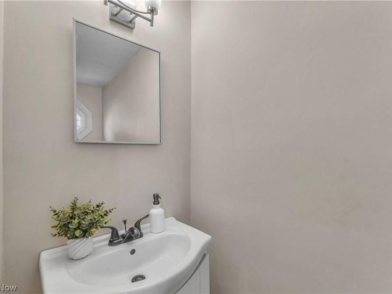 1700 Southbend Drive , Rocky River, OH 44116 Photo 3