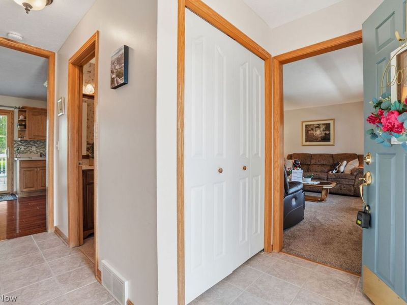38327 Sheerwater Lane , Willoughby, OH 44094 Photo 5