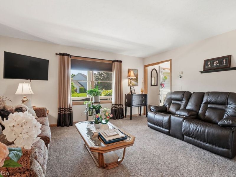38327 Sheerwater Lane , Willoughby, OH 44094 Photo 7