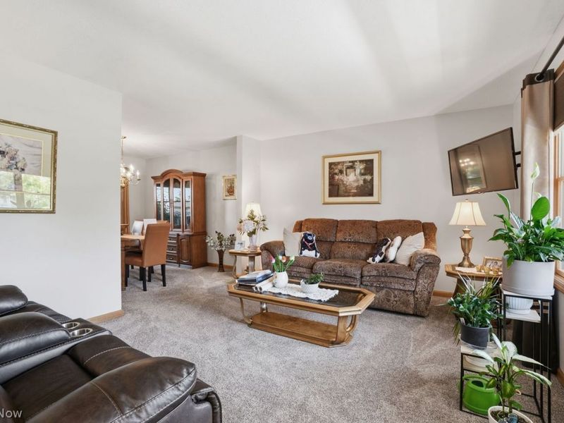 38327 Sheerwater Lane , Willoughby, OH 44094 Photo 8